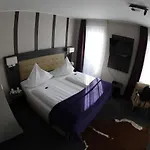Hotel Famosa