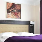Hotel Famosa