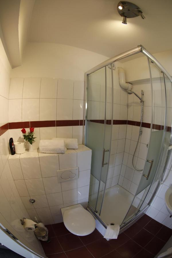 Famosa Hotel Dusseldorf