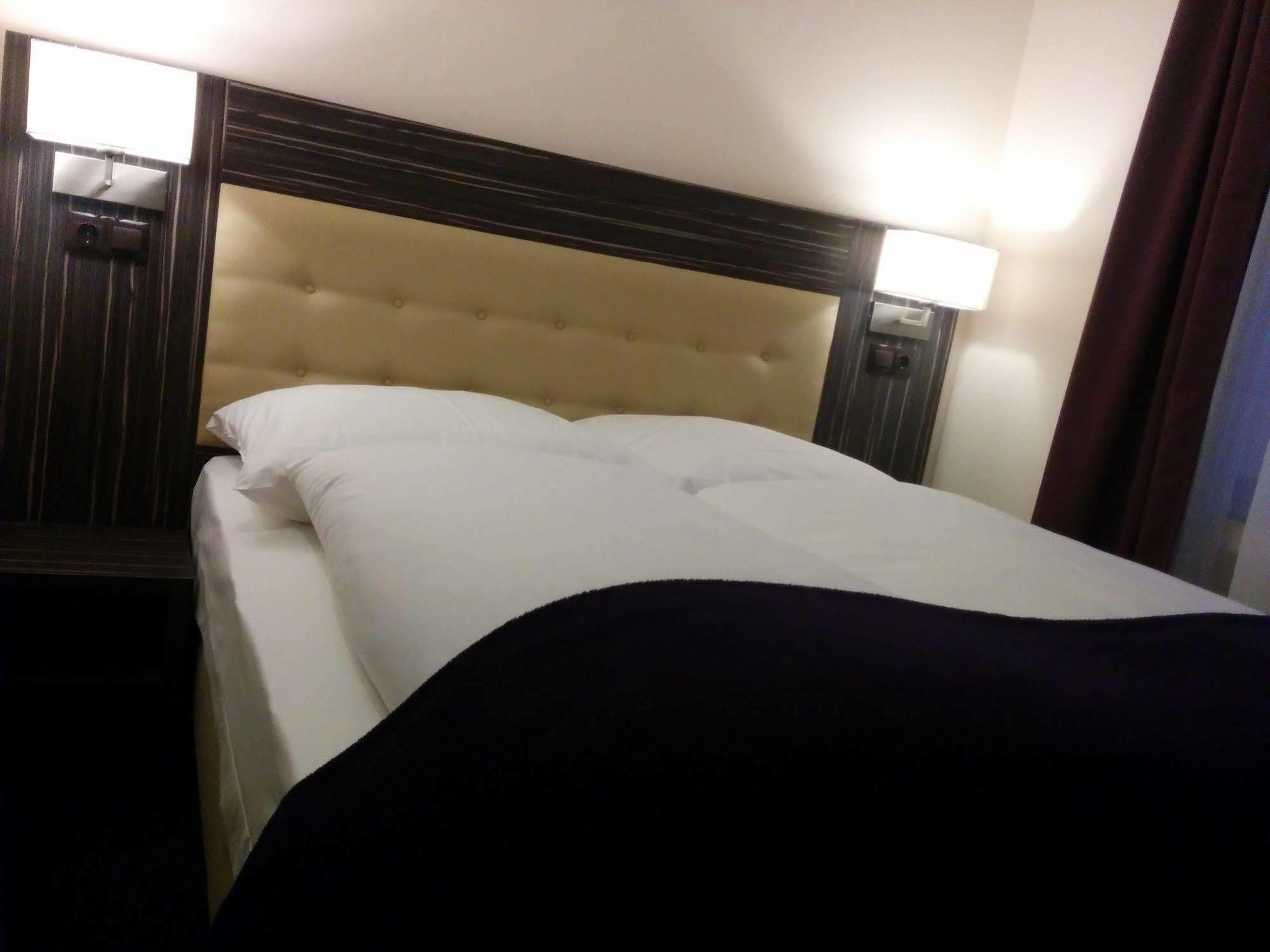 Hotel Famosa Dusseldorf
