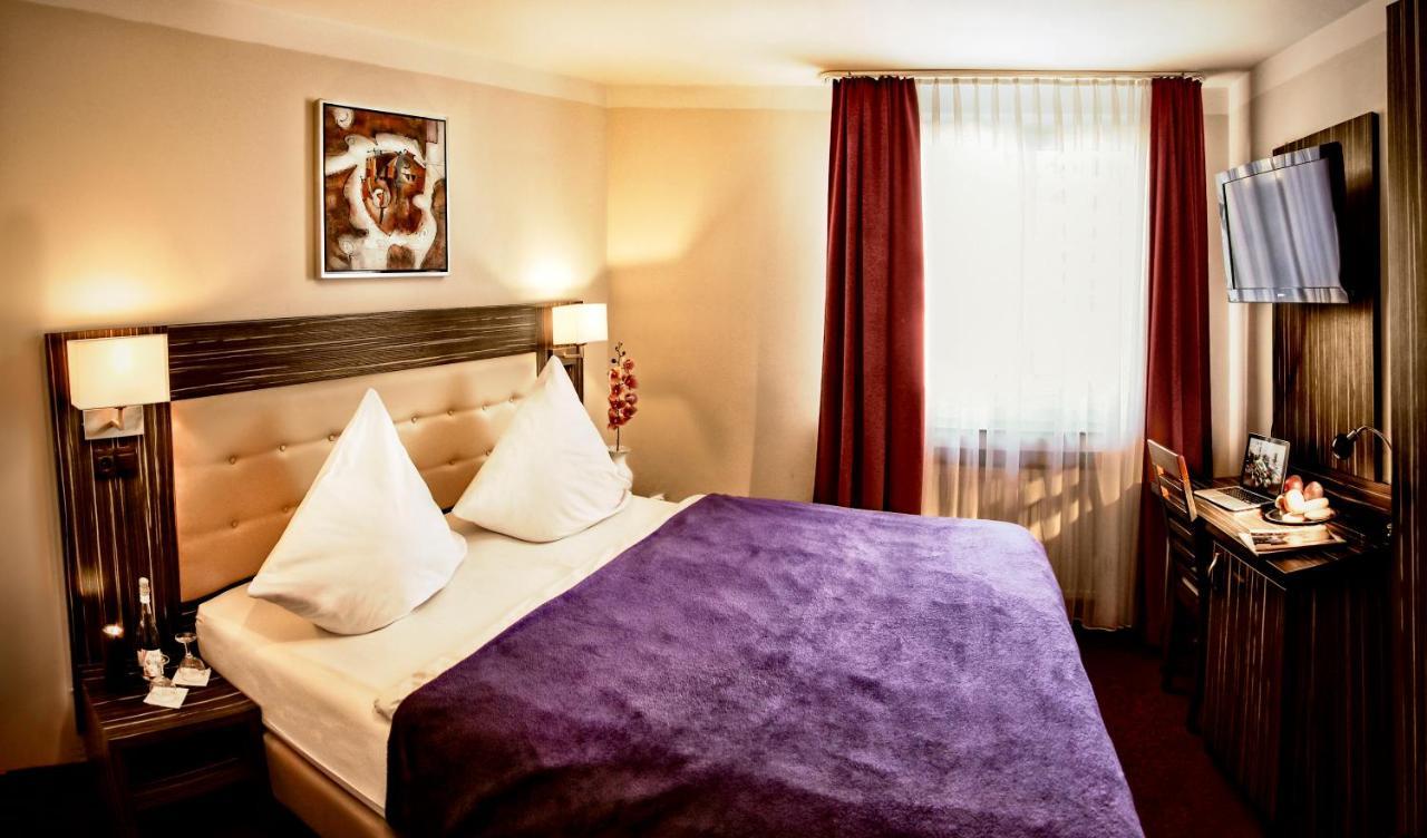 Hotel Famosa Dusseldorf